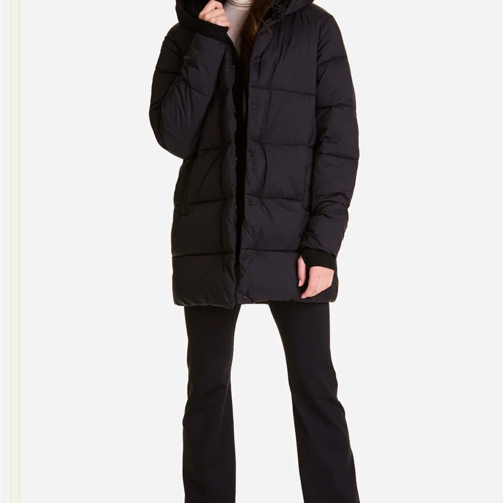 ALALA Verbier Puffer Coat - Picture 13 of 14